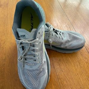 Teal grey 12.5 altra running shoe